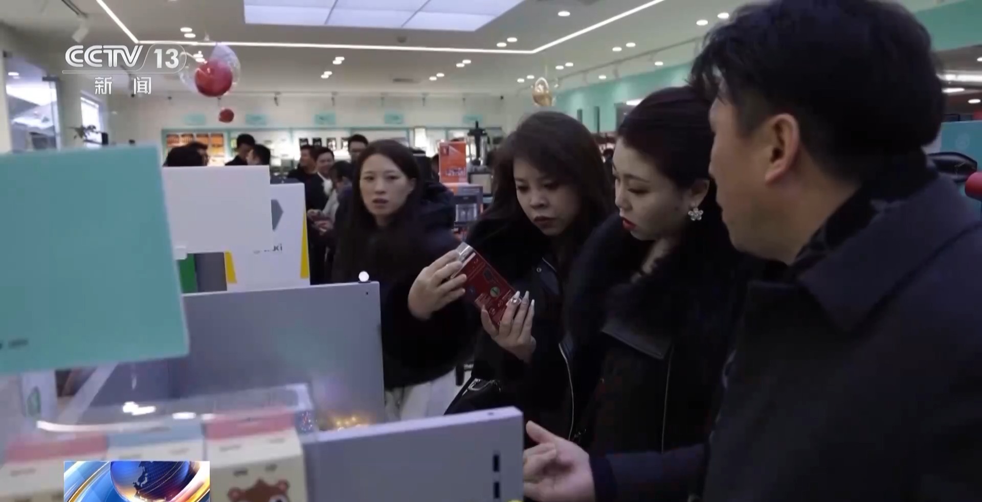 一艘“船” 义乌中国小商品城“品牌出海”记冰球突破豪华版手机版新春走基层丨给商户造(图7)